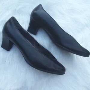 Salamander black chunky  Heels sz 7